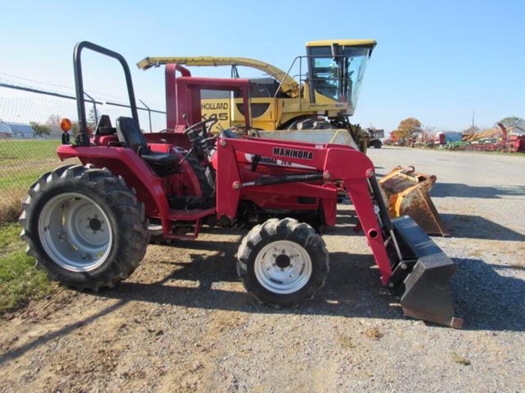 Main image Mahindra 2816