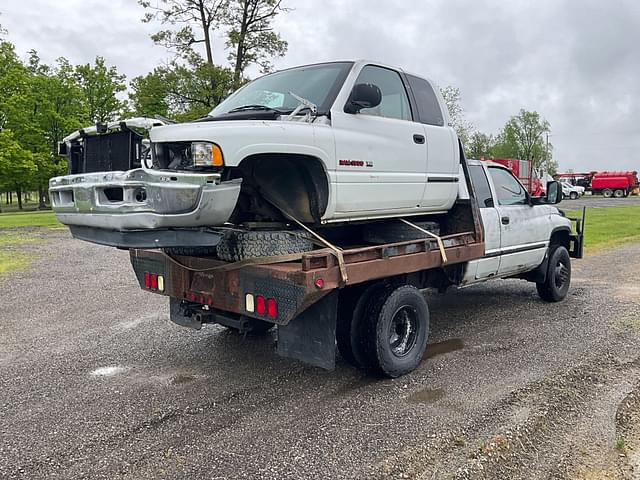 Image of Dodge Ram 3500 equipment image 4