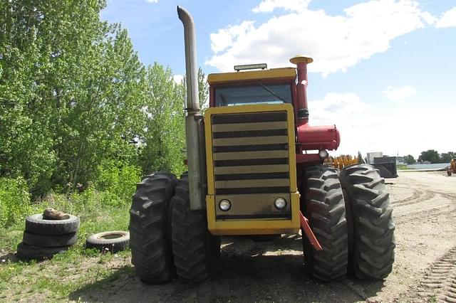 Image of Versatile 800 equipment image 1
