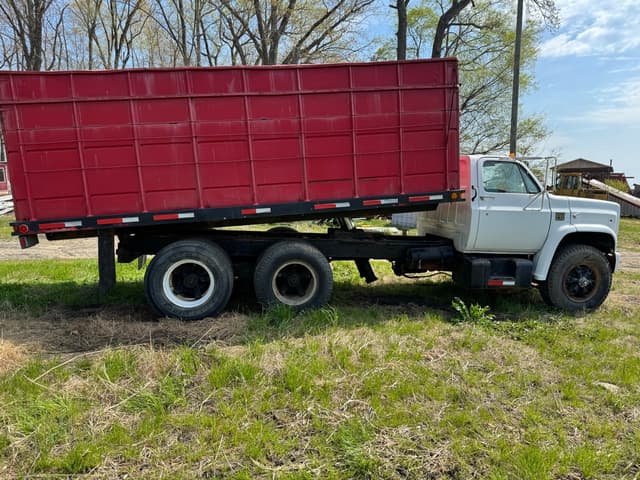 Image of Chevrolet C70 equipment image 3