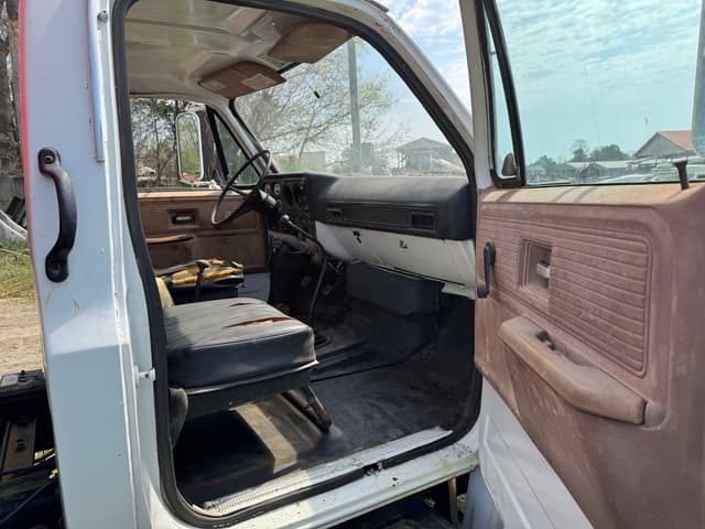 Image of Chevrolet C70 equipment image 4