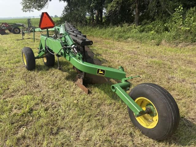 Image of John Deere 3710 equipment image 4