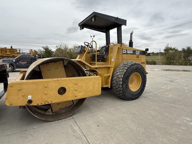 Image of Caterpillar CS563 equipment image 3