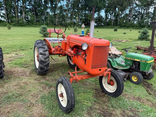 Image of Allis Chalmers B equipment image 1