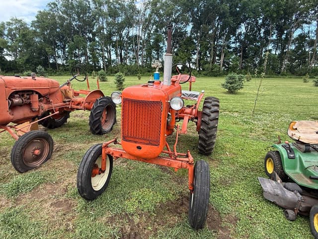 Image of Allis Chalmers B equipment image 3