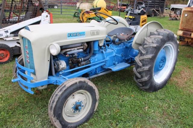 Image of Ford 4000 equipment image 2