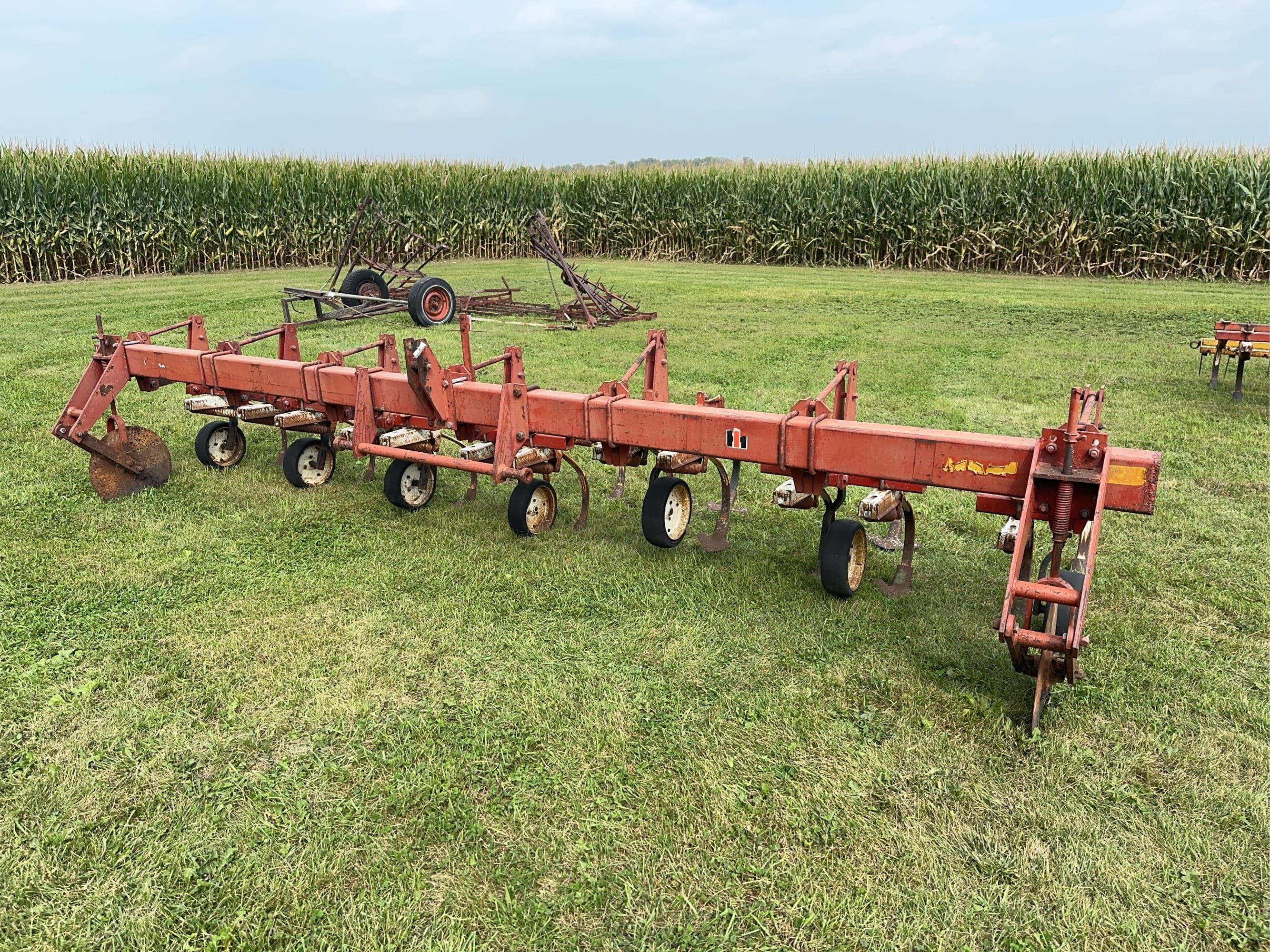 International Harvester 133 Equipment Image0