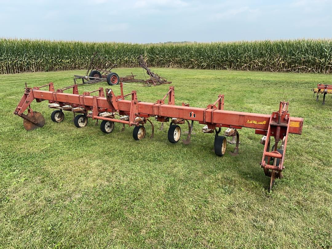 Image of International Harvester 133 Primary image