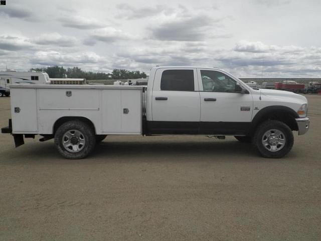 Image of Dodge Ram 3500HD equipment image 3