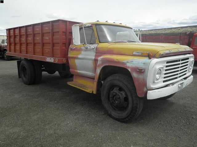 Image of Ford F-600 equipment image 2