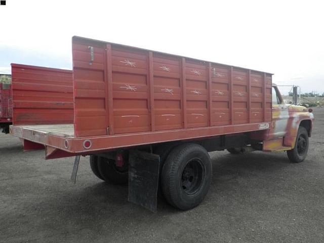 Image of Ford F-600 equipment image 4