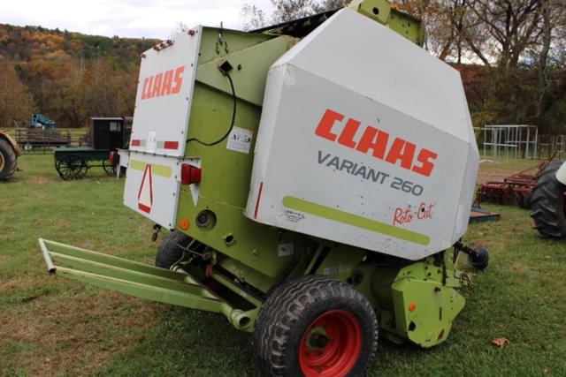 Image of CLAAS Variant 260 equipment image 4