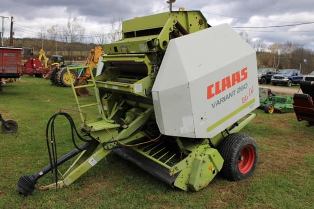 Image of CLAAS Variant 260 equipment image 1