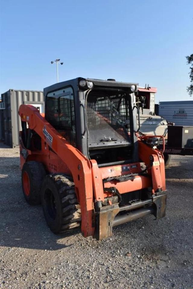 Image of Kubota SSV75 equipment image 1