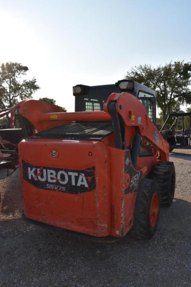 Image of Kubota SSV75 equipment image 2