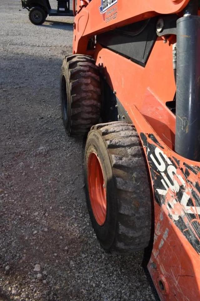Image of Kubota SSV75 equipment image 4