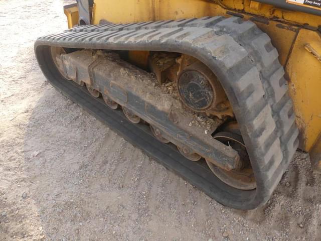 Image of John Deere 331G equipment image 4