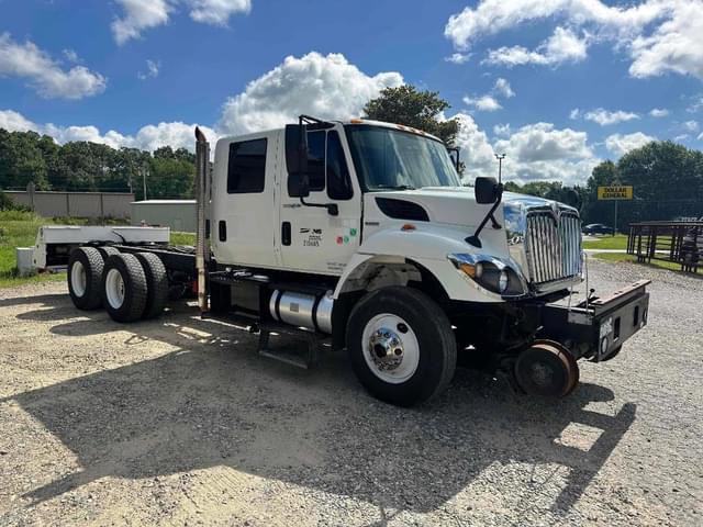 Image of International Workstar 7400 equipment image 1
