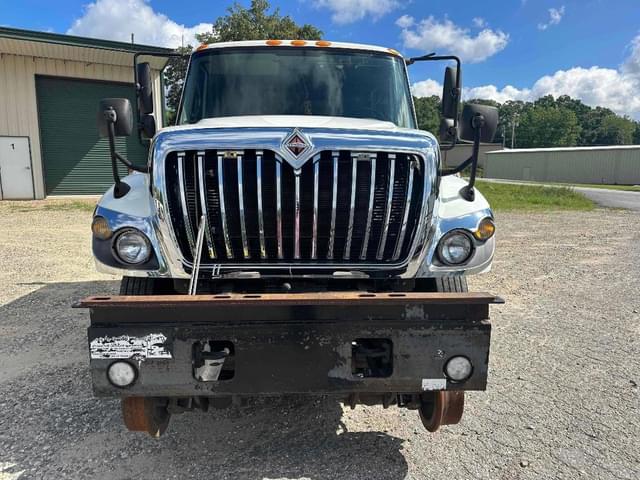 Image of International Workstar 7400 equipment image 4