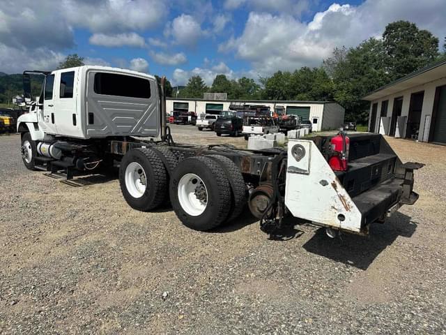 Image of International Workstar 7400 equipment image 3
