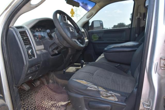 Image of Dodge Ram 2500 equipment image 4