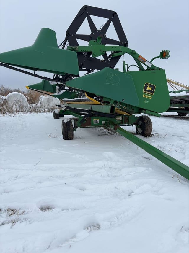 Image of John Deere 920 equipment image 2
