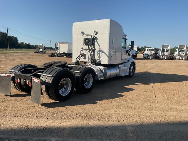 Image of Peterbilt 579 equipment image 3