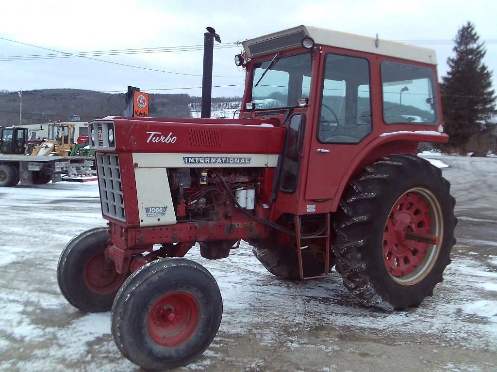 Image of International Harvester 1066 Primary image