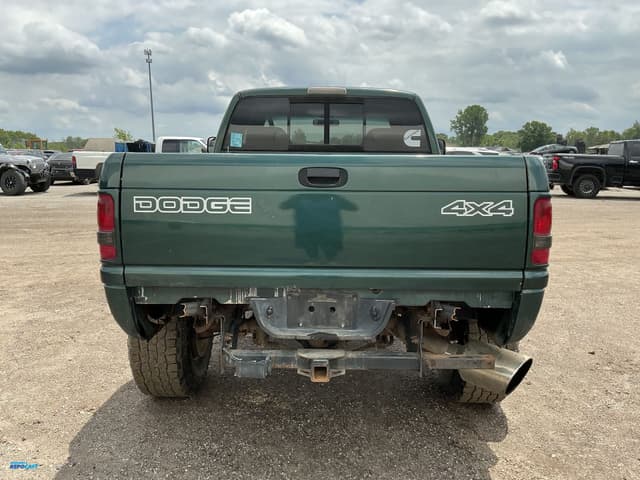 Image of Dodge Ram 2500 equipment image 3
