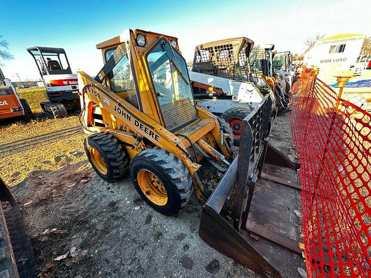 John Deere 675B Equipment Image0