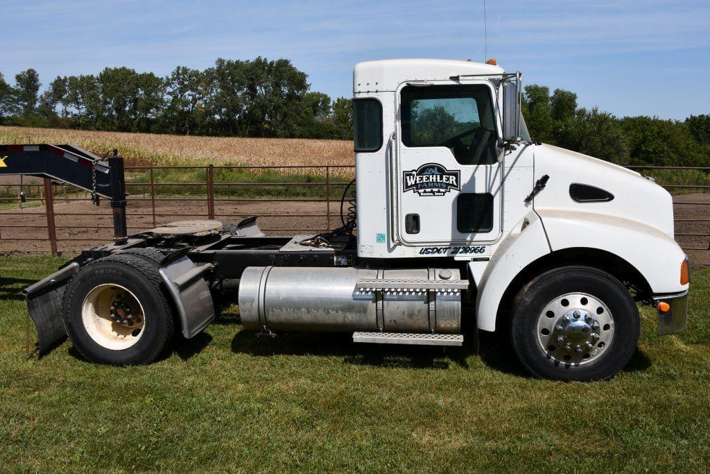 Image of Kenworth T-300 Primary image