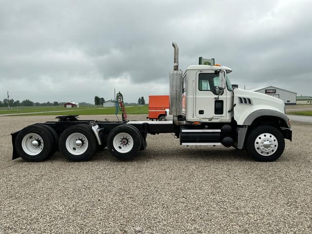 Image of Mack GU713 equipment image 3