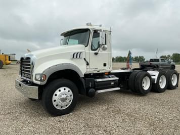 Main image Mack GU713