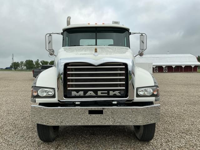 Image of Mack GU713 equipment image 1