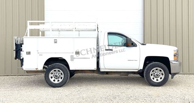 Image of Chevrolet 3500HD equipment image 2