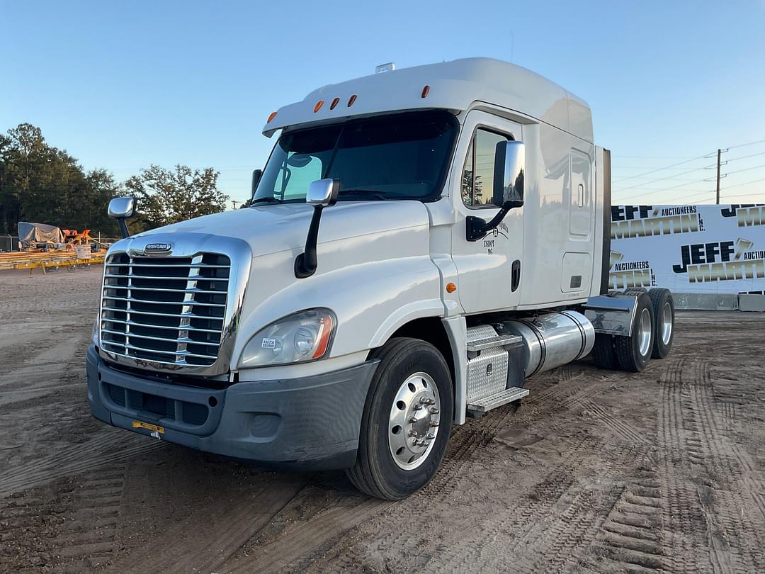 Image of Freightliner Cascadia Primary image