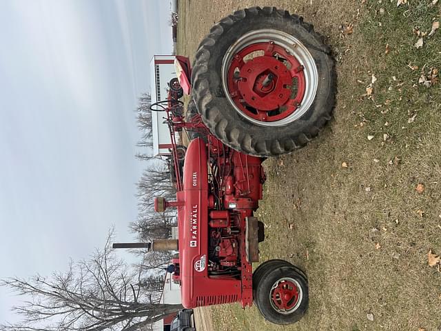 Image of Farmall Super M-TA equipment image 2
