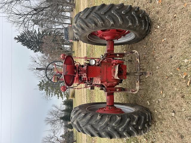 Image of Farmall Super M-TA equipment image 3