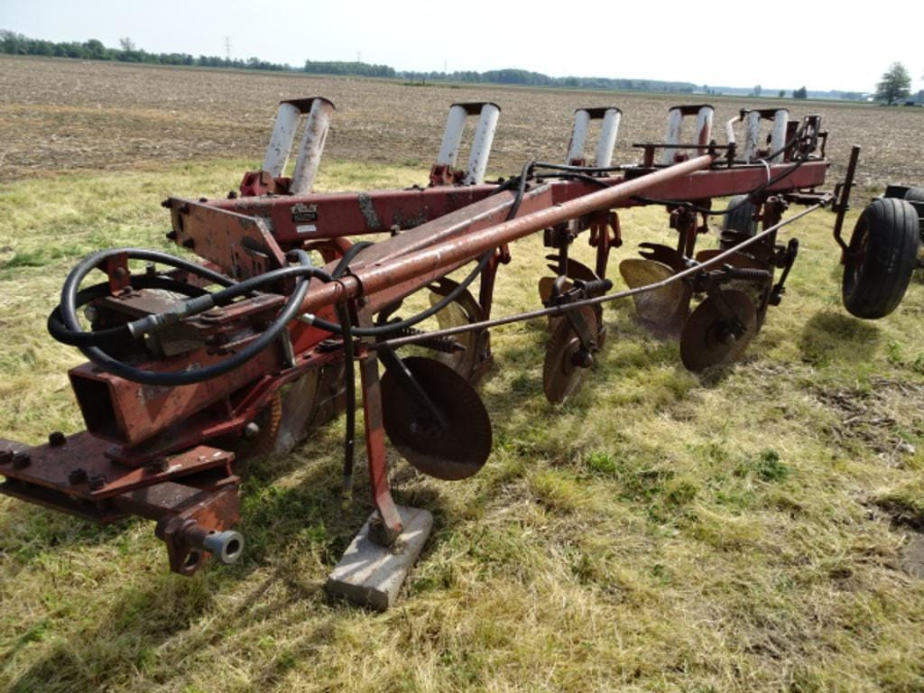 Main image International Harvester 720