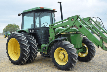 Main image John Deere 2550