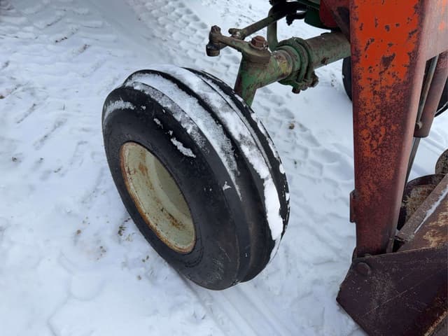 Image of Oliver 1750 equipment image 4