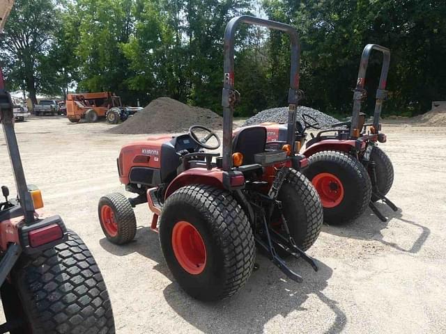 Image of Kubota B3350 equipment image 4