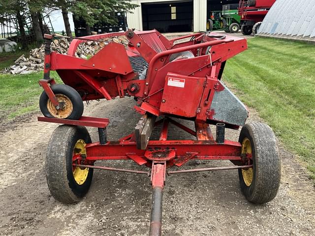 Image of International Harvester 810-10 equipment image 3