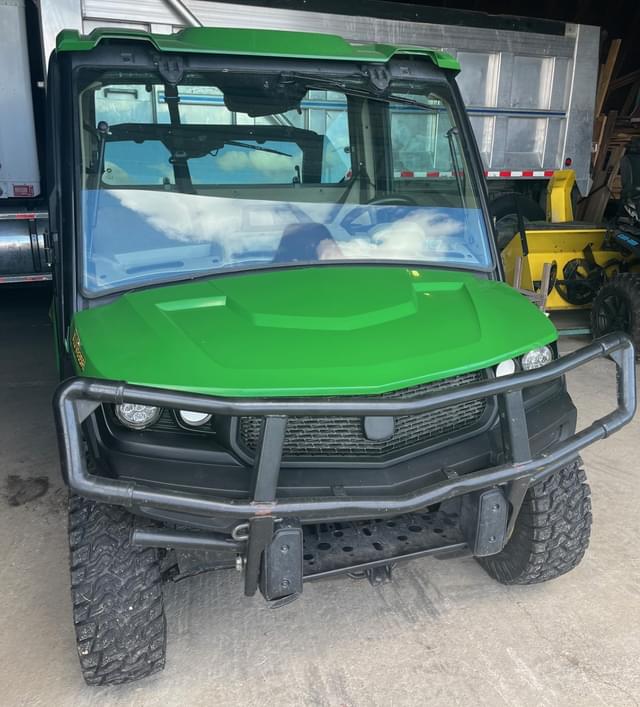 Image of John Deere XUV 835R equipment image 2