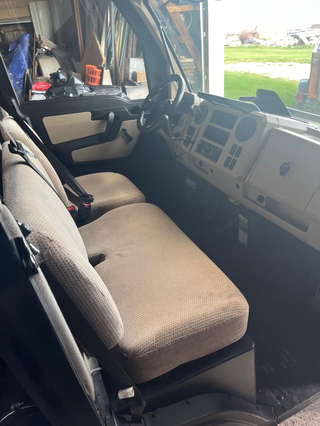 Image of John Deere XUV 835R equipment image 4