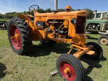 Main image Minneapolis-Moline UB