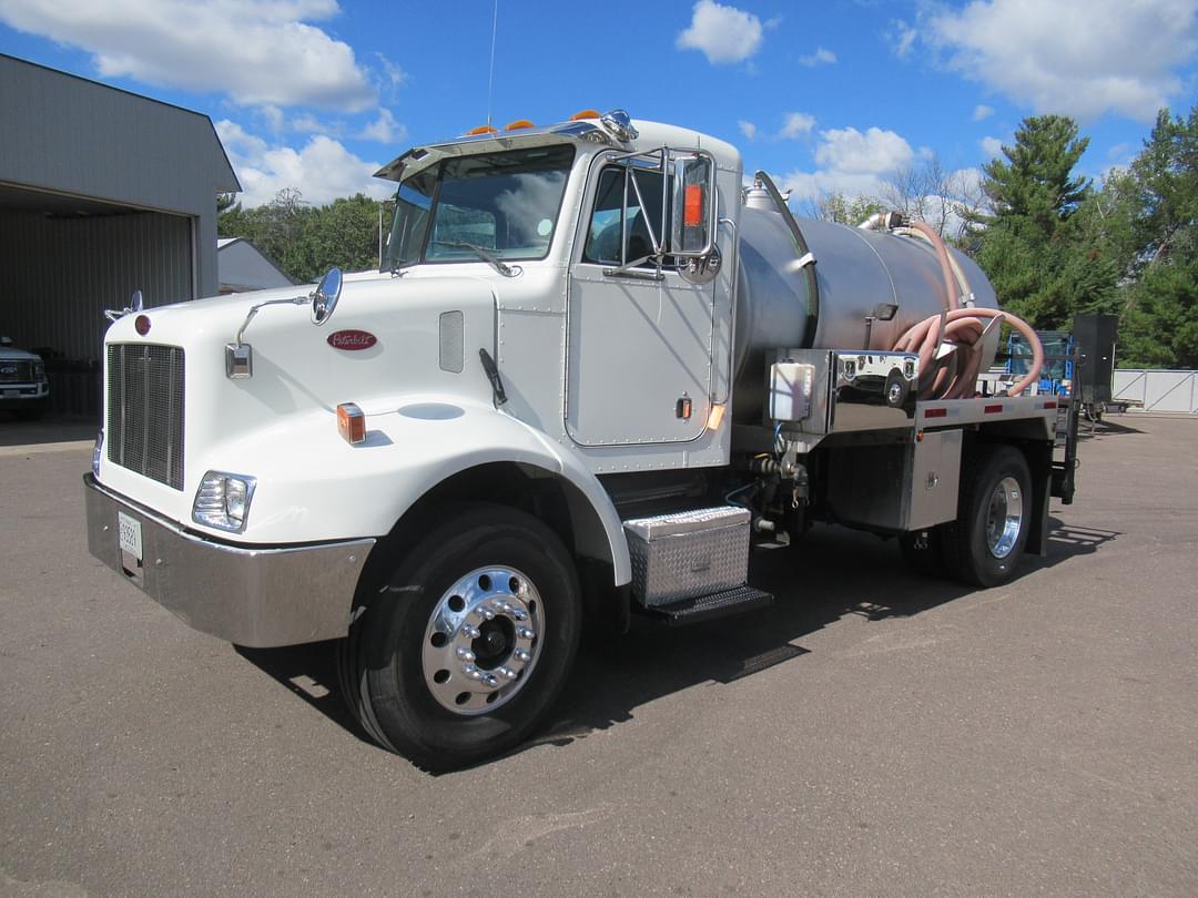 Image of Peterbilt 330 Primary image