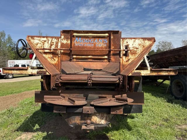 Image of Ford F-800 equipment image 3