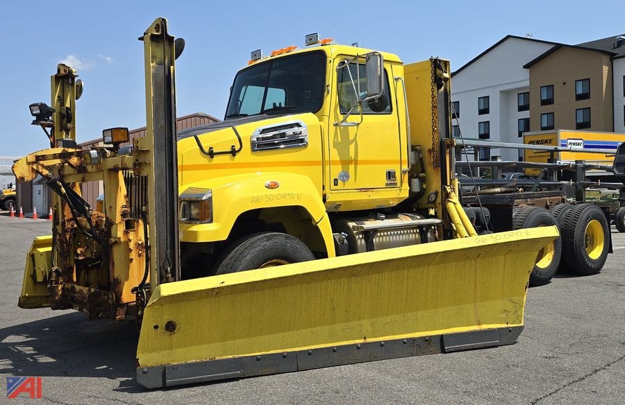 2016 Western Star 4700SF Equipment Image0