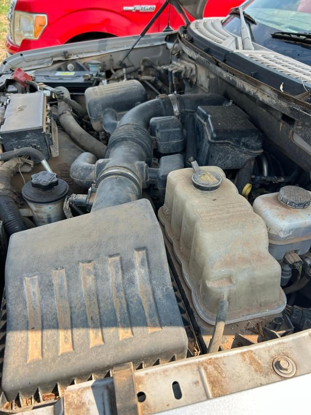 Image of Ford F-150 equipment image 3